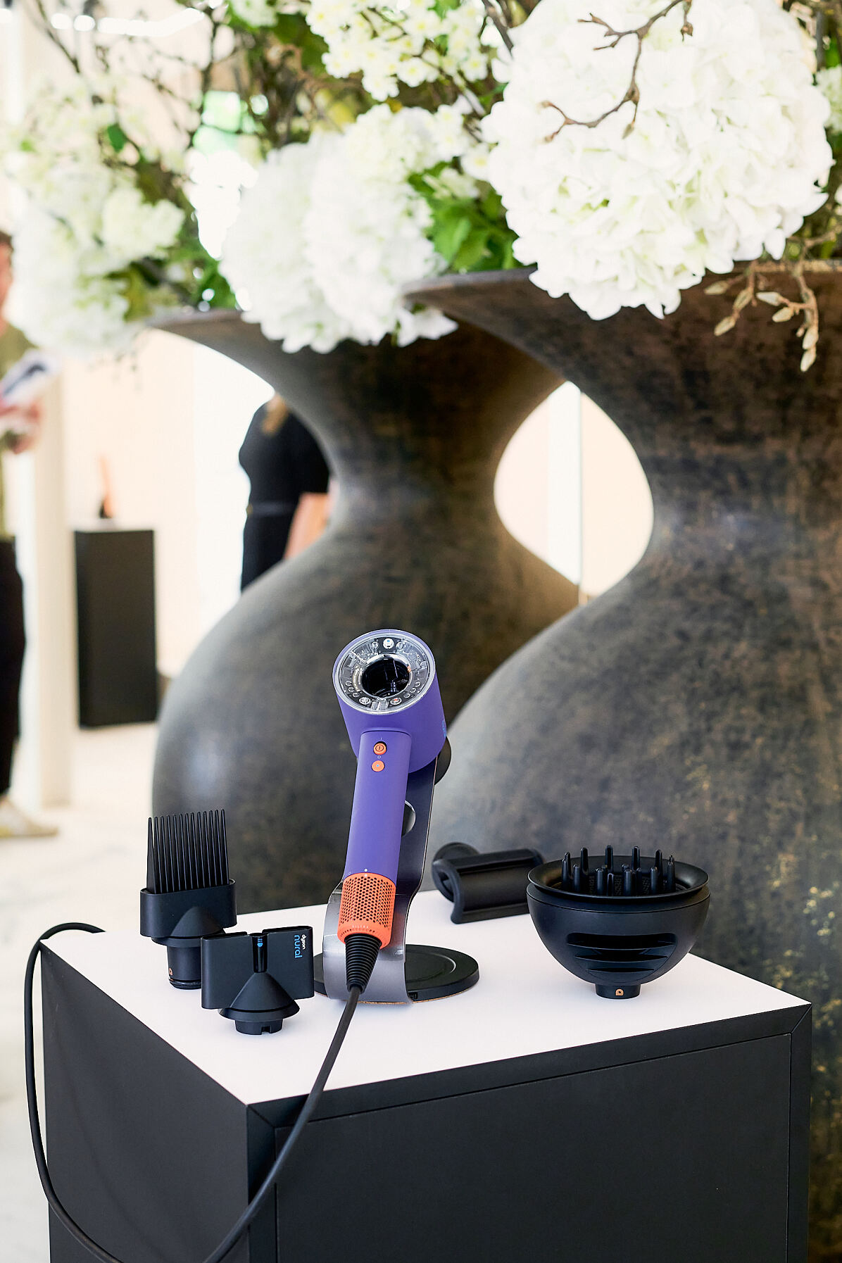  Dyson Summer Styles mit Starfriseur Dieter Ferschinger