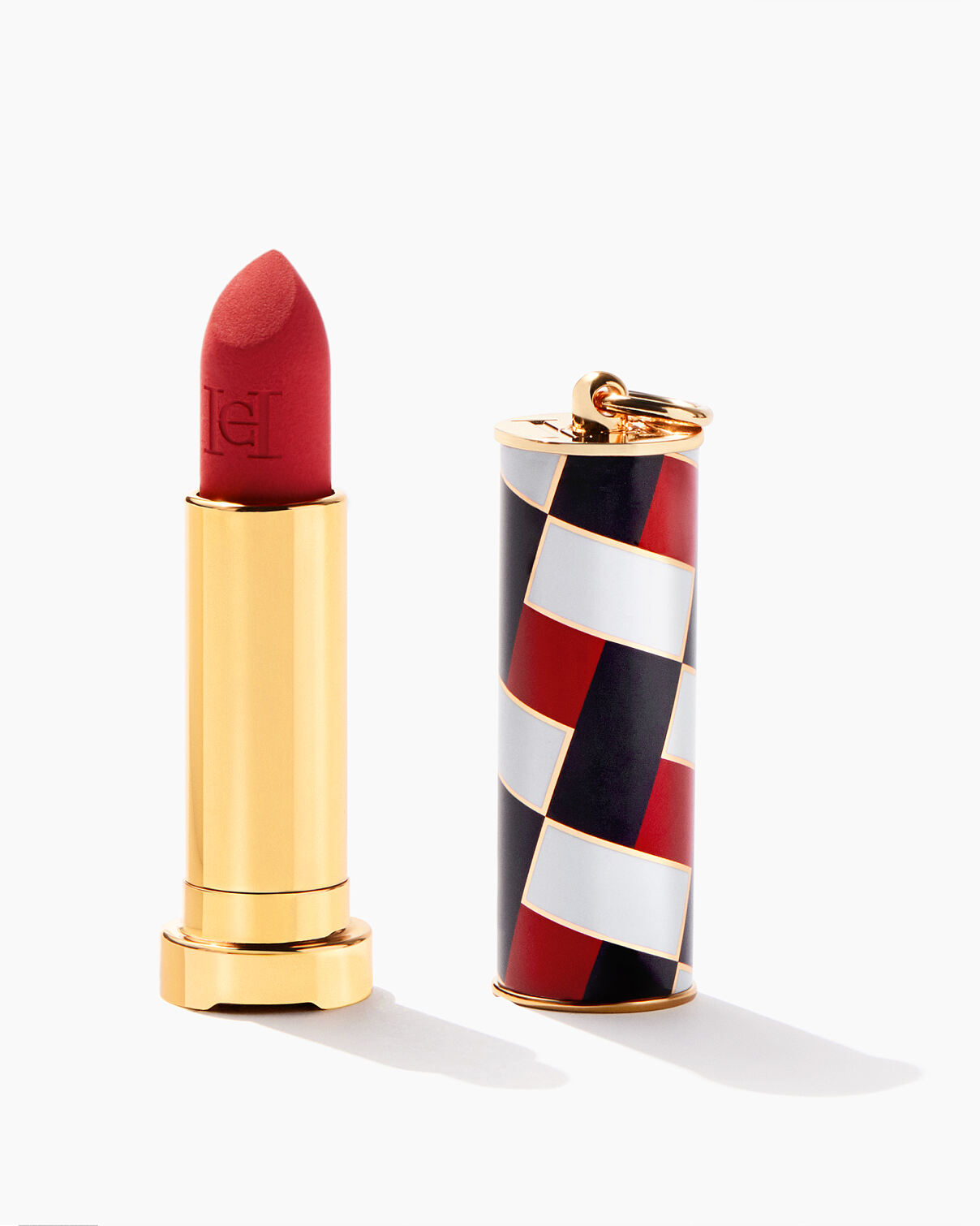 CH_MAKEUP_LIPSTICK_STILLIFE_open_red_black